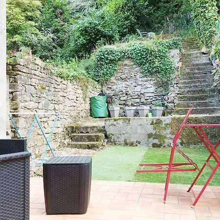 Oo Le Jardin Oo Paisible Equipe Et Bien Place